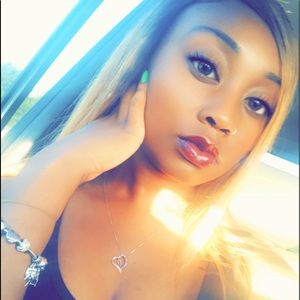 Meet your Posher, Jamila